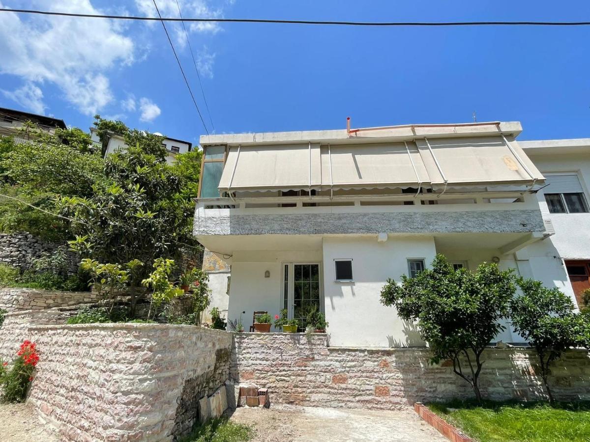 Latifi Guesthouse Gjirokastër 外观 照片
