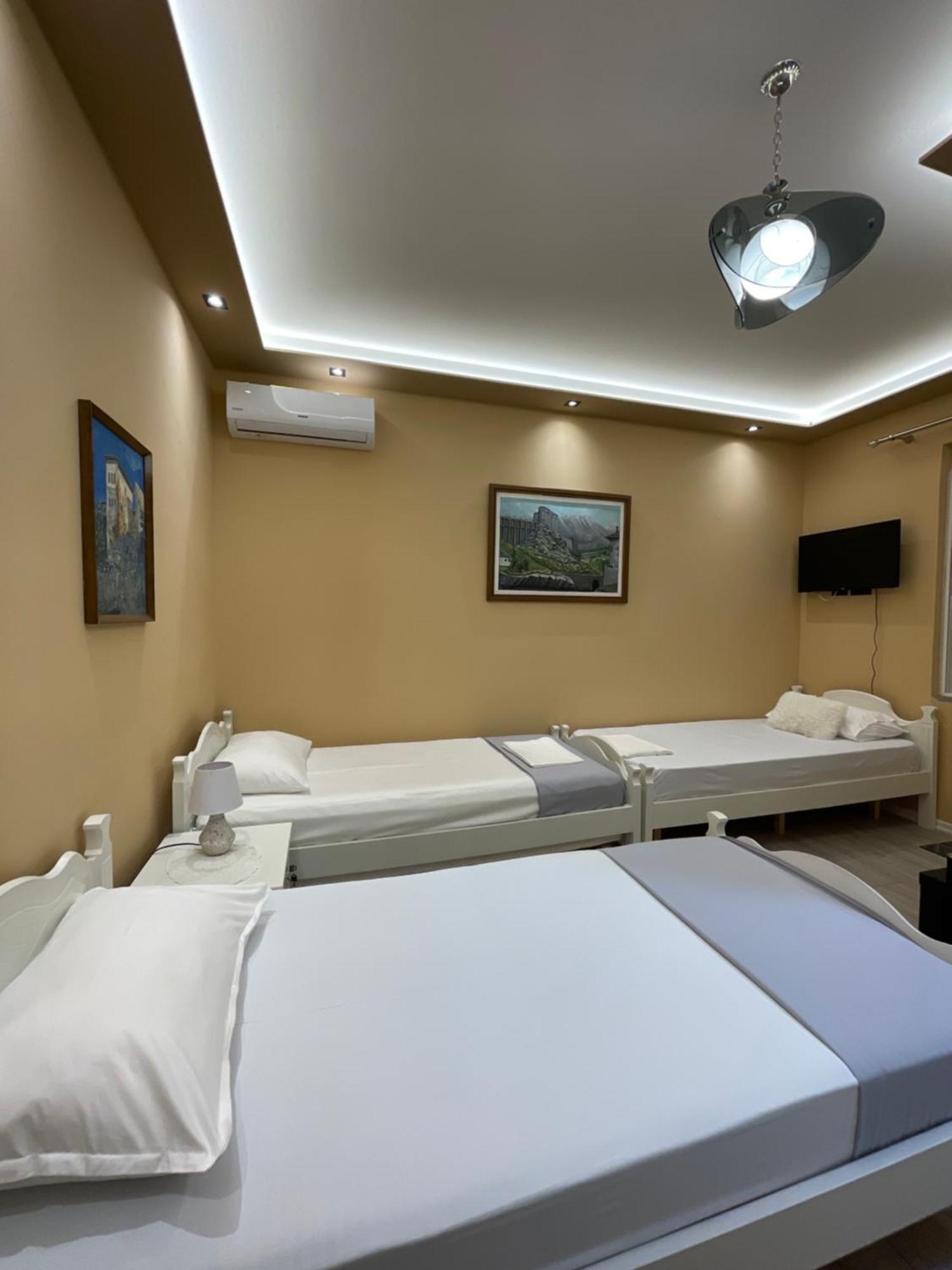 Latifi Guesthouse Gjirokastër 外观 照片