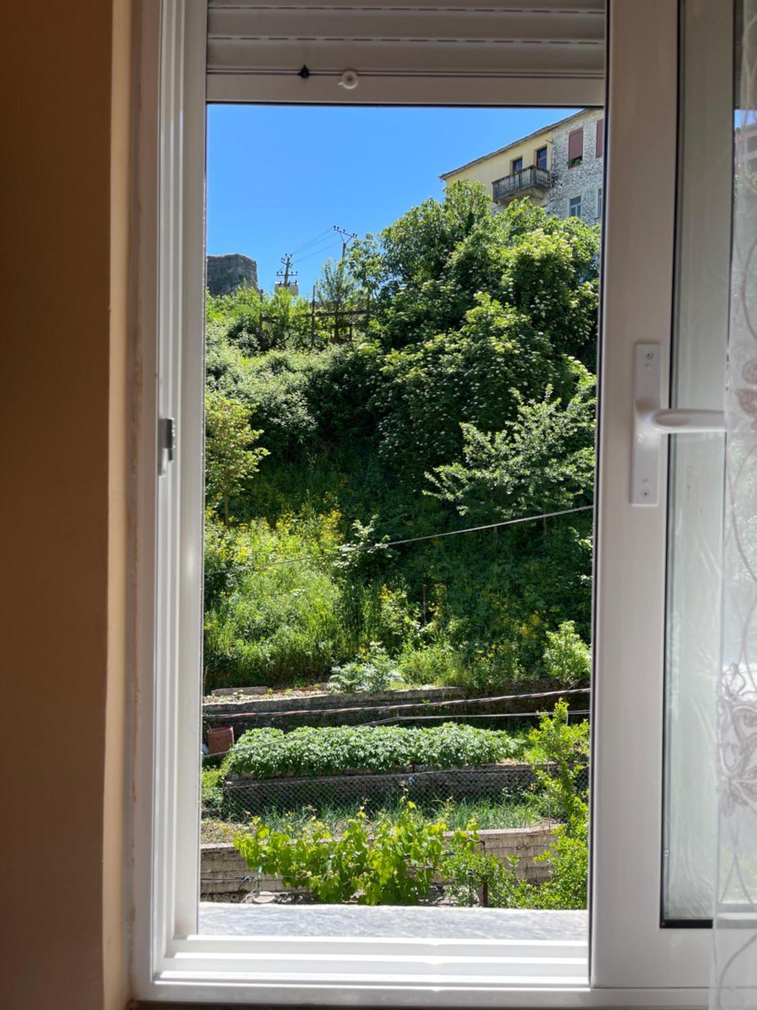 Latifi Guesthouse Gjirokastër 外观 照片